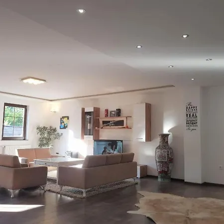 Сasa de vacaciones Holiday Home Beige House *